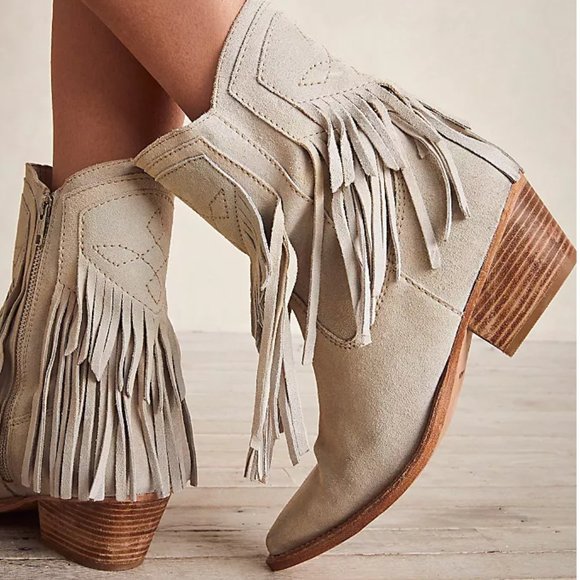 *NEW* Lawless Fringe Suede Western Boots Color: Bone size 8.5 - Picture 3 of 6